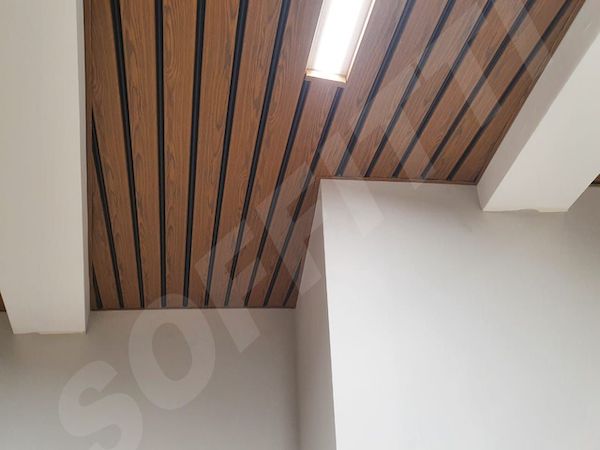 Кубообразный потолок 80х15 мм с зазором 20 мм