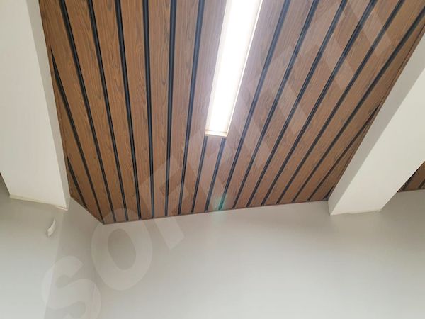 Кубообразный потолок 80х15 мм с зазором 20 мм