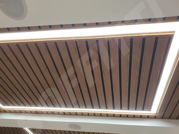 Кубообразный потолок 80х15 мм с зазором 20 мм