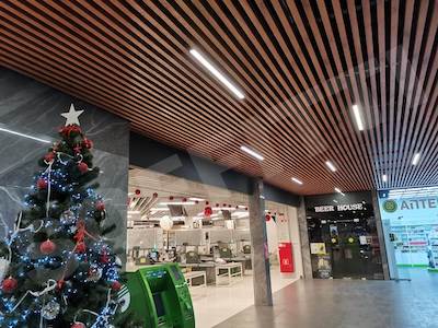 Кубообразный потолок 50х50 мм с зазором 50 мм цвет 1907