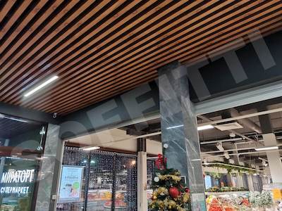 Кубообразный потолок 50х50 мм с зазором 50 мм цвет 1907