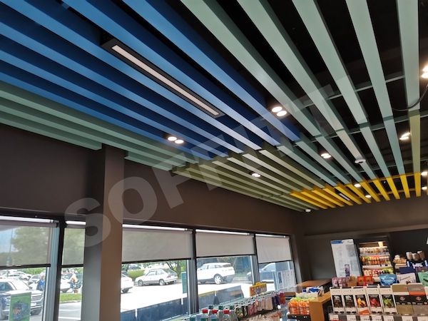 Кубообразный потолок 80х100 мм с зазором 120 мм