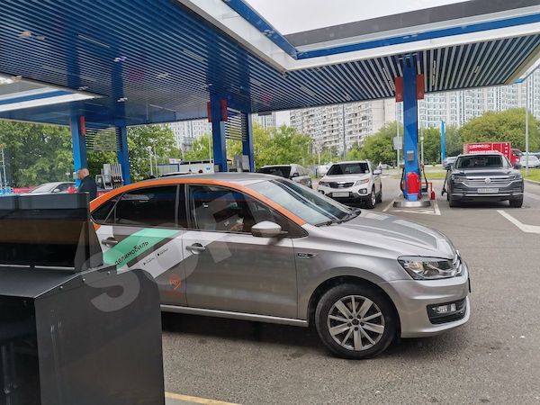 Кубообразный потолок 80х100 мм с зазором 120 мм