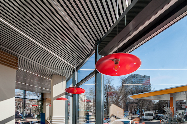 Кубообразный реечный потолок