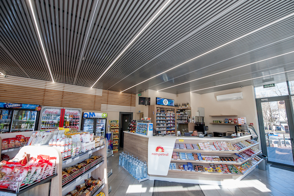 Кубообразный реечный потолок